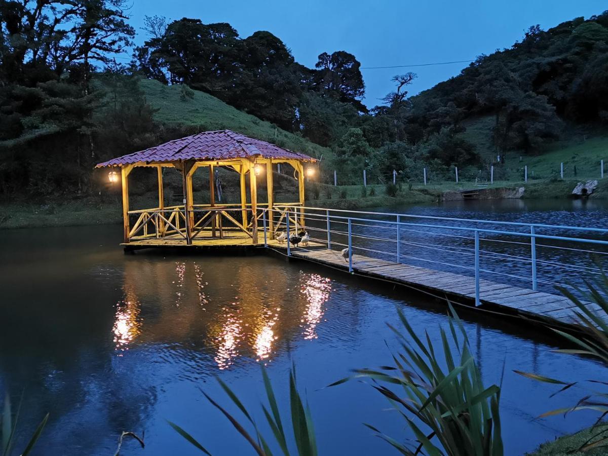 Burbi Lake Lodge Monteverde Exteriér fotografie