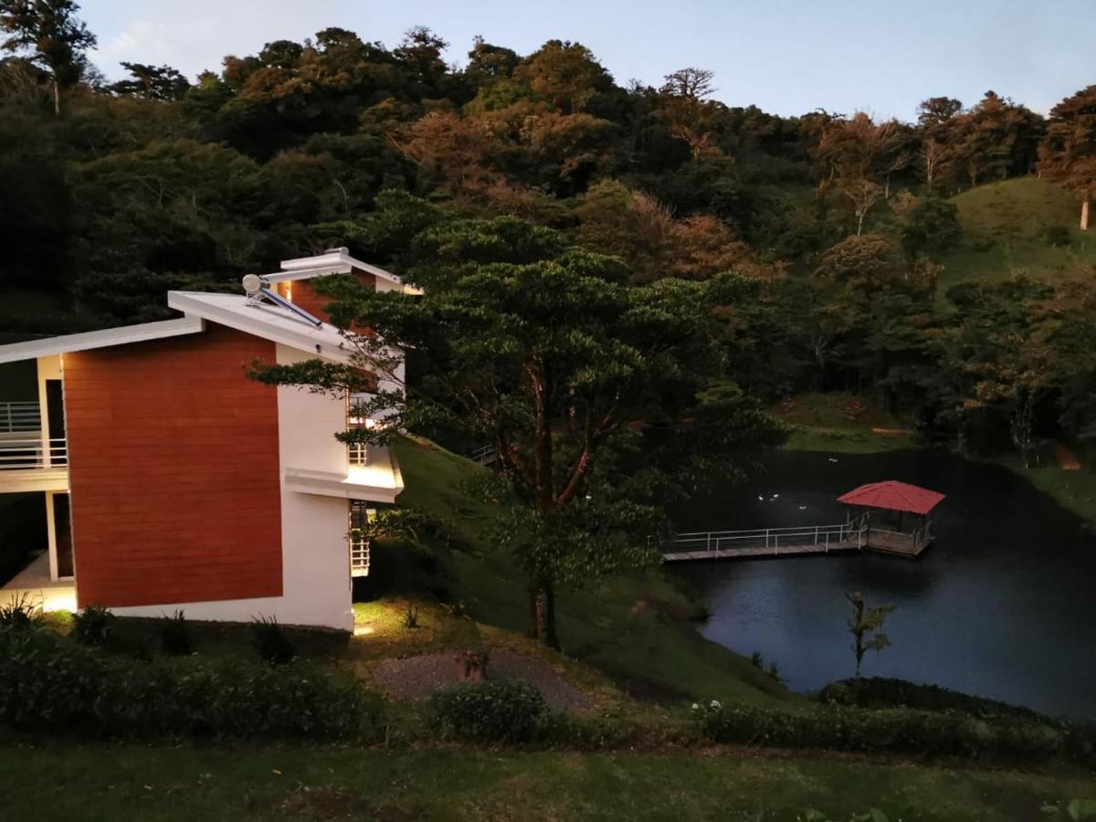 Burbi Lake Lodge Monteverde Exteriér fotografie